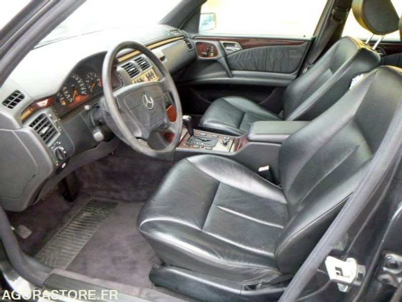 MERCEDES classe E 420 v8 W210 - 1996 - immatriculation espagnole - Voiture: photos 5 MERCEDES classe E 420 v8 W210 - 1996 - immatriculation espagnole - Voiture: photos 5