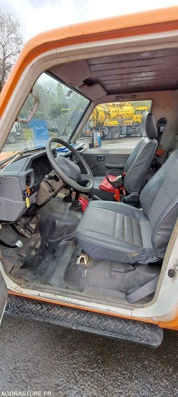 MINI COMBINE RIVARD/TOYOTA 2002 DW724WF (VENTE UNIQUEMENT EXPORT) - SUV: photos 3 MINI COMBINE RIVARD/TOYOTA 2002 DW724WF (VENTE UNIQUEMENT EXPORT) - SUV: photos 3