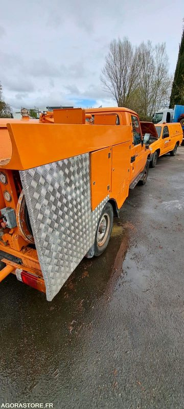 MINI COMBINE RIVARD/TOYOTA 2002 DW724WF (VENTE UNIQUEMENT EXPORT) - SUV: photos 4 MINI COMBINE RIVARD/TOYOTA 2002 DW724WF (VENTE UNIQUEMENT EXPORT) - SUV: photos 4
