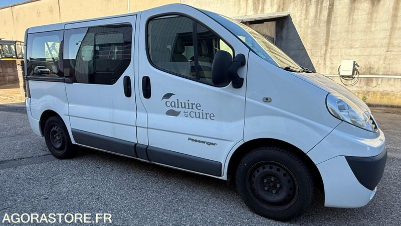 MINIBUS RENAULT TRAFIC 523 BBK 69 - Minibus, Transport de personnes: photos 4 MINIBUS RENAULT TRAFIC 523 BBK 69 - Minibus, Transport de personnes: photos 4