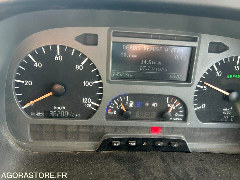 Mercedes Balayeuse Aspiratrice - 360000 km - 2008 - Balayeuse de voirie: photos 4 Mercedes Balayeuse Aspiratrice - 360000 km - 2008 - Balayeuse de voirie: photos 4