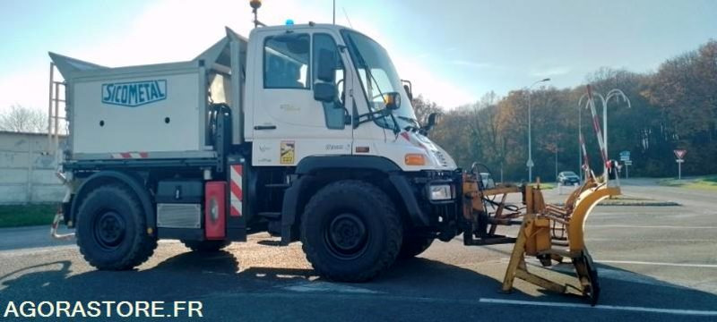 Mercedes UNIMOG U300 2011 24300 kms avec lame de déneigement + saleuse - Engin de déneigement: photos 3 Mercedes UNIMOG U300 2011 24300 kms avec lame de déneigement + saleuse - Engin de déneigement: photos 3