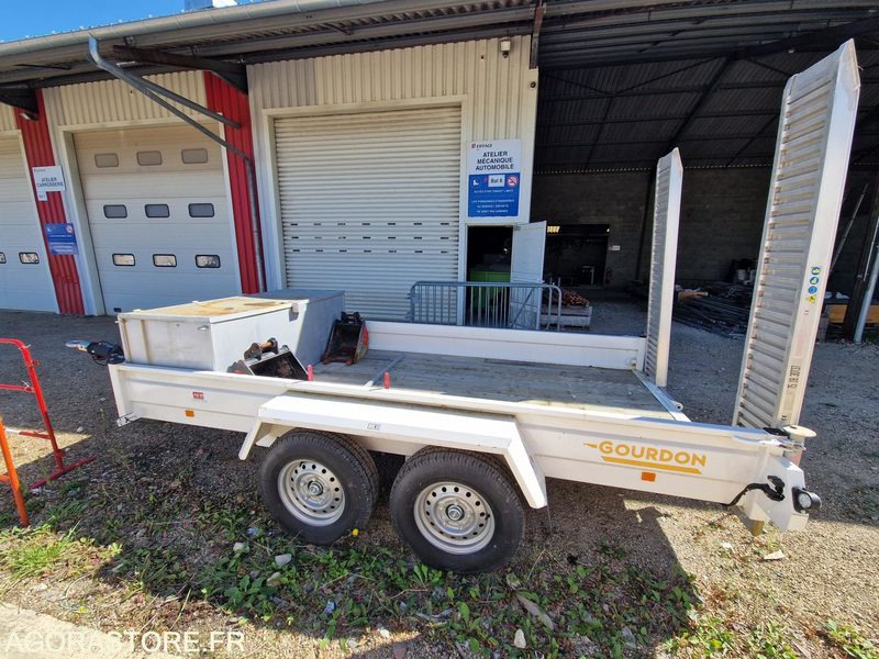 Mini Pelle 1T JCB 8010CTS + Remorque - 2023 / (NEUVE) 19 HEURES (EMF201) - Mini pelle: photos 5 Mini Pelle 1T JCB 8010CTS + Remorque - 2023 / (NEUVE) 19 HEURES (EMF201) - Mini pelle: photos 5