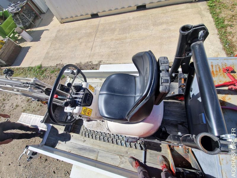 Mini Pelle 1T JCB 8010CTS + Remorque - 2023 / (NEUVE) 19 HEURES (EMF201) - Mini pelle: photos 3 Mini Pelle 1T JCB 8010CTS + Remorque - 2023 / (NEUVE) 19 HEURES (EMF201) - Mini pelle: photos 3