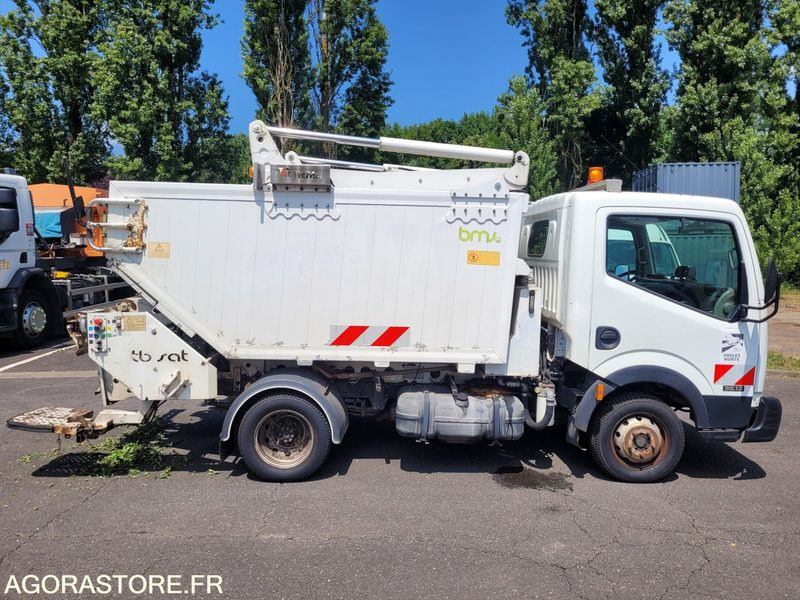 Mini benne à ordures ménagères NISSAN DIESEL CQ-593-HA - VIN VWASNFF24C3149883 - Utilitaire benne: photos 4 Mini benne à ordures ménagères NISSAN DIESEL CQ-593-HA - VIN VWASNFF24C3149883 - Utilitaire benne: photos 4