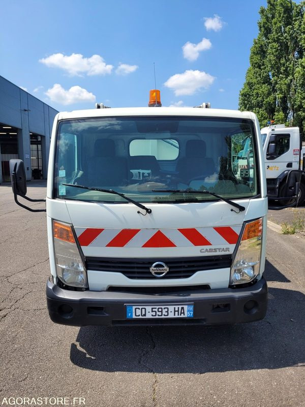 Mini benne à ordures ménagères NISSAN DIESEL CQ-593-HA - VIN VWASNFF24C3149883 - Utilitaire benne: photos 2 Mini benne à ordures ménagères NISSAN DIESEL CQ-593-HA - VIN VWASNFF24C3149883 - Utilitaire benne: photos 2