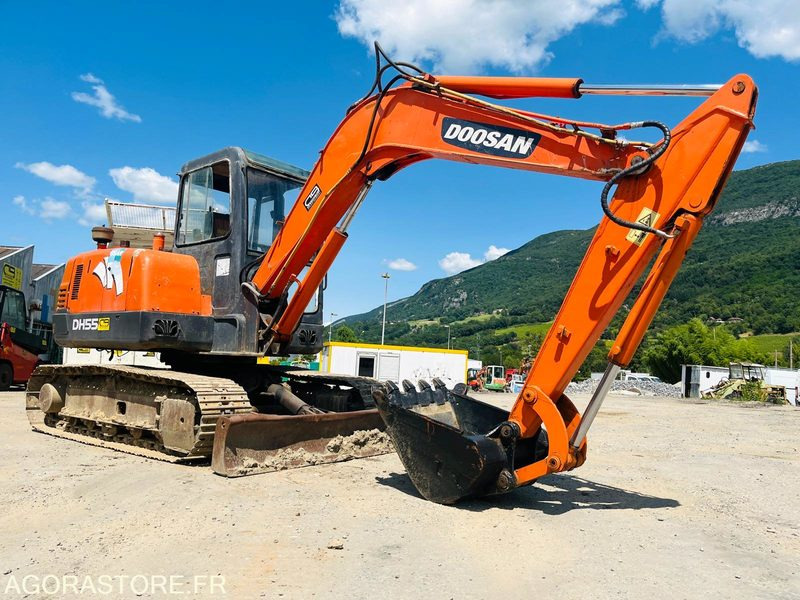 Mini pelle 5T DOOSAN DH55 - Année 2004 - Pelle: photos 5 Mini pelle 5T DOOSAN DH55 - Année 2004 - Pelle: photos 5