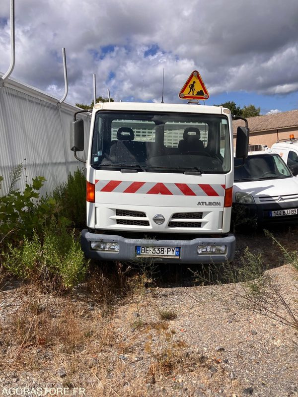 NISSAN CABSTAR BENNE / NON ROULANT - Utilitaire benne: photos 1 NISSAN CABSTAR BENNE / NON ROULANT - Utilitaire benne: photos 1