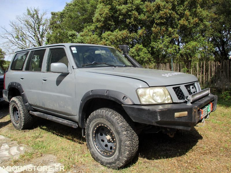 Nissan Patrol Y61 Station Wagon moteur 6 cylindres 4.2 Turbo Diesel 160cv BM5 - SUV: photos 2 Nissan Patrol Y61 Station Wagon moteur 6 cylindres 4.2 Turbo Diesel 160cv BM5 - SUV: photos 2