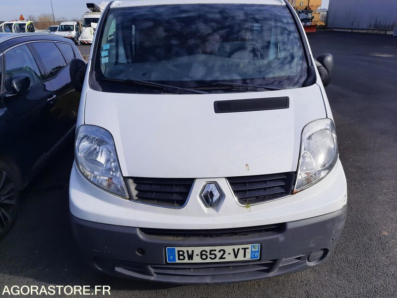 OPEL VIVARO - 2011 - 112 800KM - Fourgon utilitaire: photos 2 OPEL VIVARO - 2011 - 112 800KM - Fourgon utilitaire: photos 2