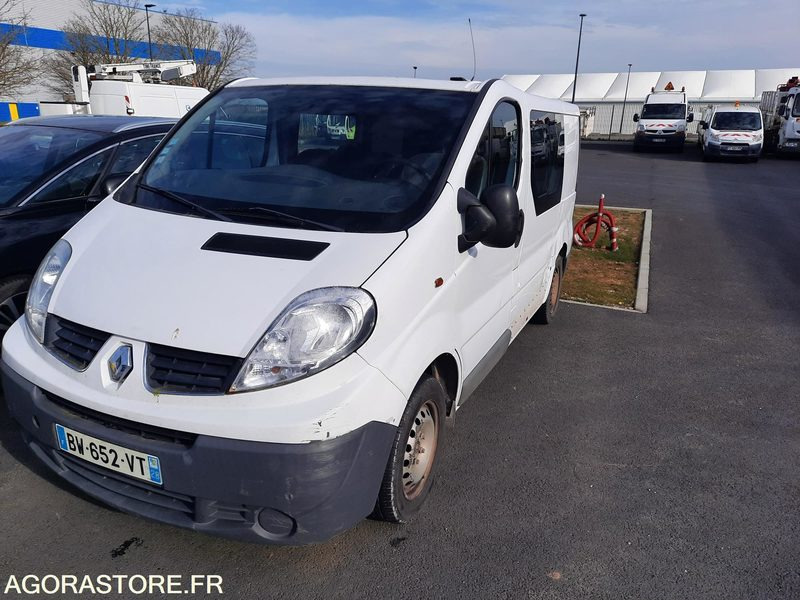 OPEL VIVARO - 2011 - 112 800KM - Fourgon utilitaire: photos 1 OPEL VIVARO - 2011 - 112 800KM - Fourgon utilitaire: photos 1