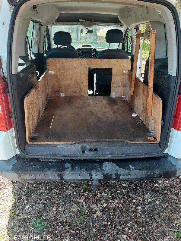 PARTNER TEPEE II 1,6 Hdi 110 FAP LOISIRS - 258846 - 2010 - Voiture: photos 3 PARTNER TEPEE II 1,6 Hdi 110 FAP LOISIRS - 258846 - 2010 - Voiture: photos 3