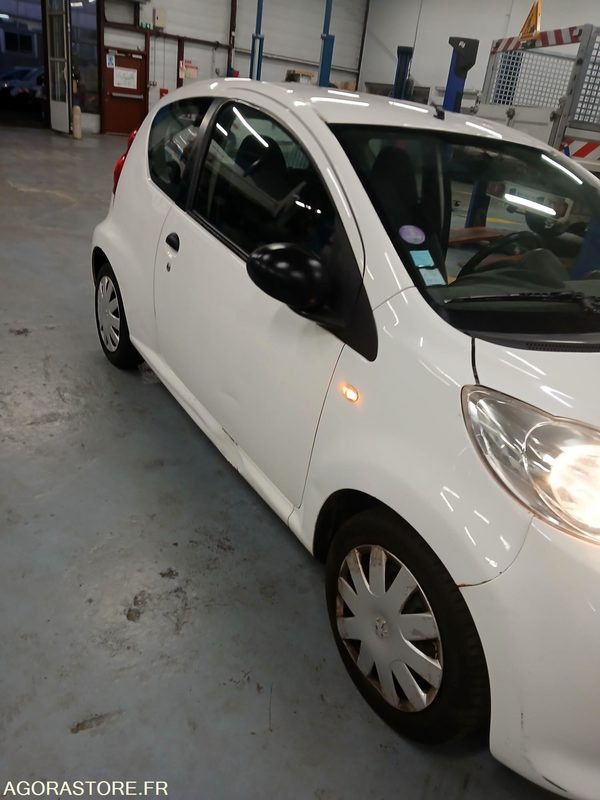 PEUGEOT 107 - 2008 - 142642 KM - Voiture: photos 2 PEUGEOT 107 - 2008 - 142642 KM - Voiture: photos 2