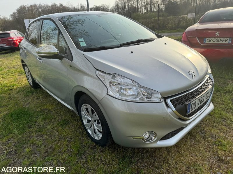 PEUGEOT 208 STYLE- 1.2 VTI 82 CV - 144 100 KM - Voiture: photos 1 PEUGEOT 208 STYLE- 1.2 VTI 82 CV - 144 100 KM - Voiture: photos 1