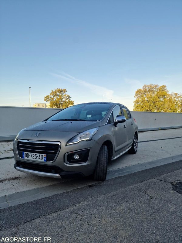 PEUGEOT 3008 - Voiture: photos 1 PEUGEOT 3008 - Voiture: photos 1