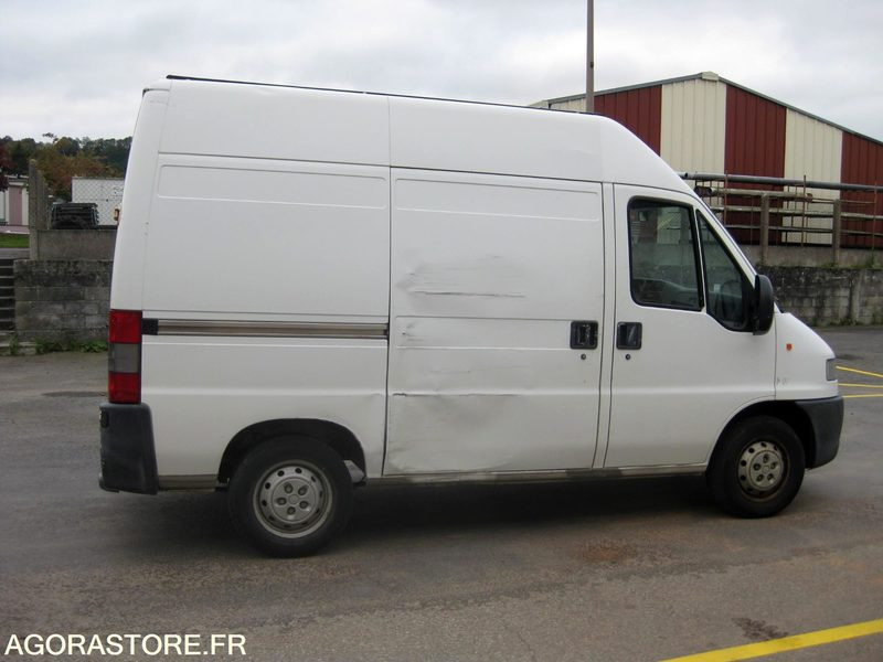 PEUGEOT BOXER - Fourgon utilitaire: photos 3 PEUGEOT BOXER - Fourgon utilitaire: photos 3
