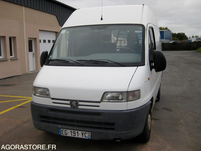PEUGEOT BOXER - Fourgon utilitaire: photos 1 PEUGEOT BOXER - Fourgon utilitaire: photos 1