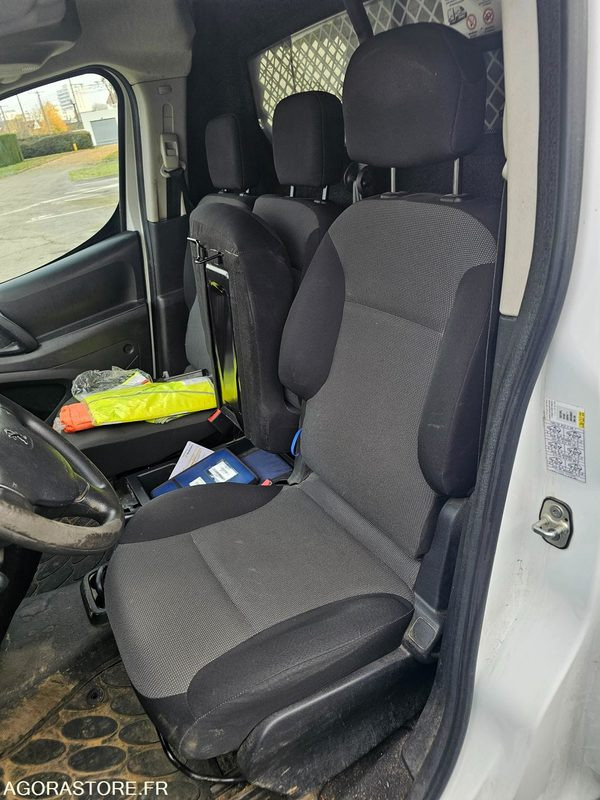 PEUGEOT PARTNER - 2018 - 189946KM - FB126SH - Fourgonnette: photos 5 PEUGEOT PARTNER - 2018 - 189946KM - FB126SH - Fourgonnette: photos 5