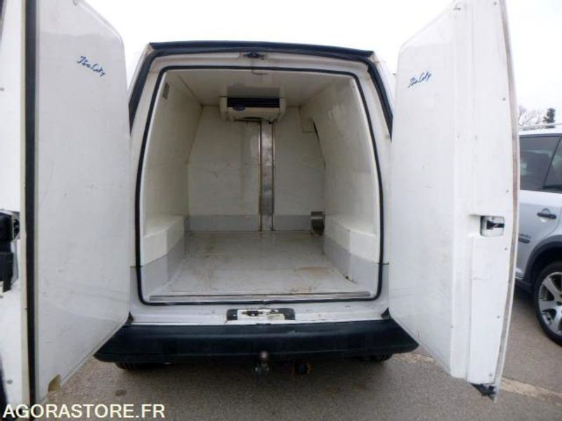 PEUGEOT expert frigorifique - 2003 - 96 210km - BON ETAT - Fourgonnette: photos 5 PEUGEOT expert frigorifique - 2003 - 96 210km - BON ETAT - Fourgonnette: photos 5