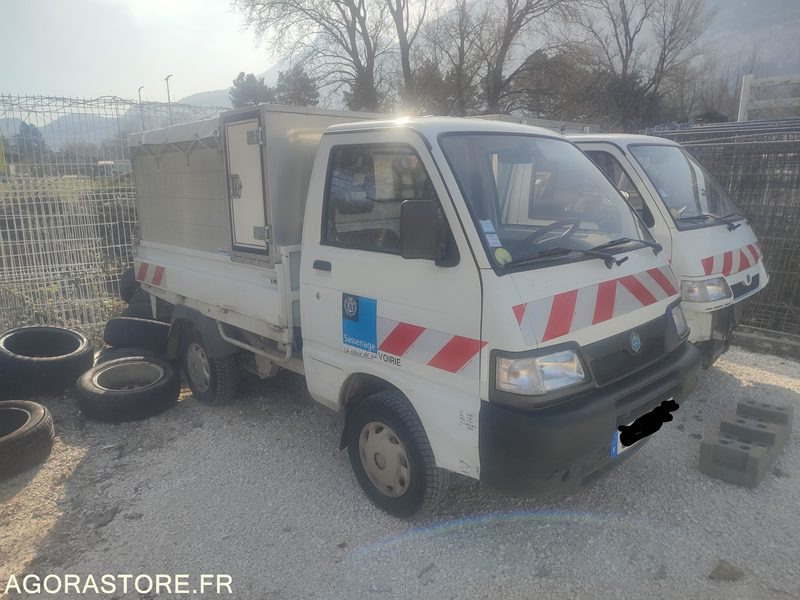 PIAGGIO 866 CZT 38 PORTER VENDU POUR PIECES VENDU SANS CONTROLE TECHNIQUE - Utilitaire benne: photos 2 PIAGGIO 866 CZT 38 PORTER VENDU POUR PIECES VENDU SANS CONTROLE TECHNIQUE - Utilitaire benne: photos 2