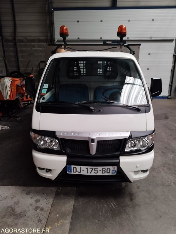 PIAGGIO PORTER - Utilitaire benne: photos 2 PIAGGIO PORTER - Utilitaire benne: photos 2