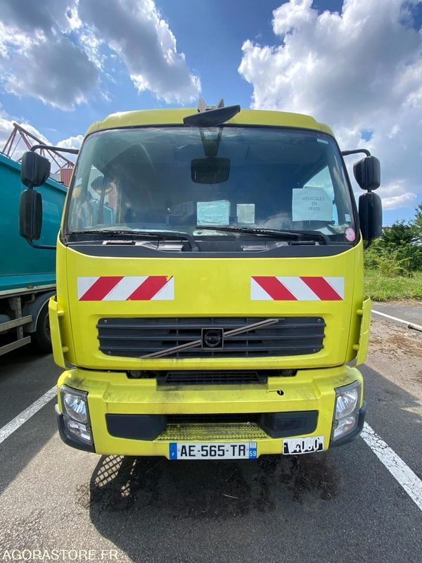 PORTEUR BOM 16T VOLVO NORBA- 244 767 KM- 2009 (4000) - Benne à ordures ménagères: photos 2 PORTEUR BOM 16T VOLVO NORBA- 244 767 KM- 2009 (4000) - Benne à ordures ménagères: photos 2