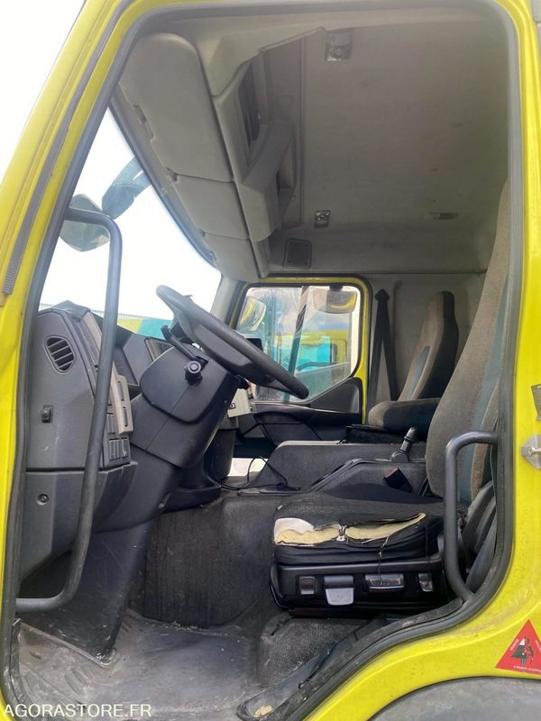 PORTEUR BOM 26T VOLVO GEESINK - 160803km- 2014 (4002) - Benne à ordures ménagères: photos 5 PORTEUR BOM 26T VOLVO GEESINK - 160803km- 2014 (4002) - Benne à ordures ménagères: photos 5