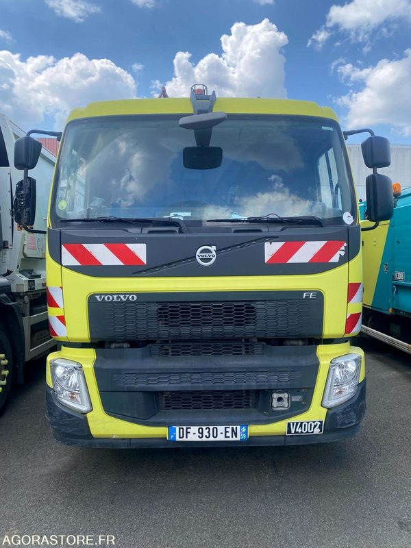 PORTEUR BOM 26T VOLVO GEESINK - 2014 / 160 803 KM (4002) - Benne à ordures ménagères: photos 1 PORTEUR BOM 26T VOLVO GEESINK - 2014 / 160 803 KM (4002) - Benne à ordures ménagères: photos 1