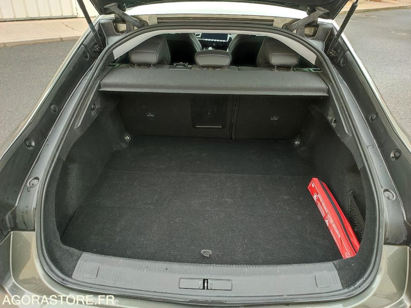 Peugeot 508 HDI ALLURE 160 CV EAT8 - Voiture: photos 4 Peugeot 508 HDI ALLURE 160 CV EAT8 - Voiture: photos 4