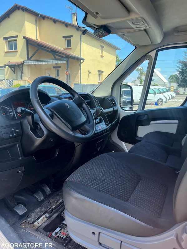 Utilitaire frigorifique Peugeot Boxer L1H2 330 L1H1 2L Bluehdi - 2017 - 139 950km: photos 9