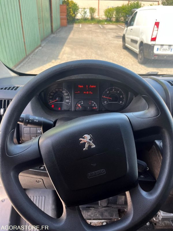 Utilitaire frigorifique Peugeot Boxer L1H2 330 L1H1 2L Bluehdi - 2017 - 139 950km: photos 7