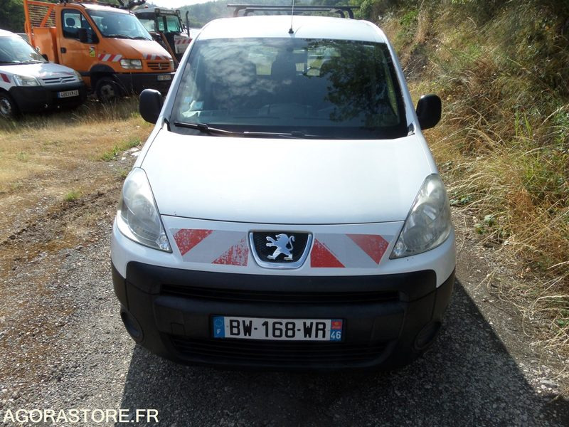 Peugeot Partner -2011 - 182000km (BW-168-WR) - Fourgonnette: photos 4 Peugeot Partner -2011 - 182000km (BW-168-WR) - Fourgonnette: photos 4