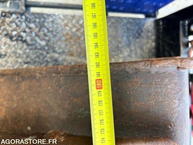 LOT DE 3 GODETS + 3 PLATINES + 1 ATTACHE RAPIDE HYDRAULIQUE MECALAC 12/14MTX - Pièces de rechange pour Engins de chantier: photos 2 LOT DE 3 GODETS + 3 PLATINES + 1 ATTACHE RAPIDE HYDRAULIQUE MECALAC 12/14MTX - Pièces de rechange pour Engins de chantier: photos 2