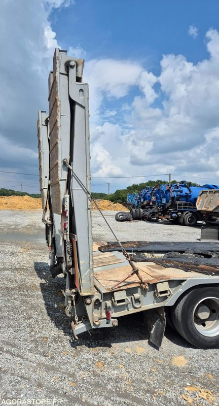 Porte engins 4 essieux - Remorque porte-engin surbaissée: photos 5 Porte engins 4 essieux - Remorque porte-engin surbaissée: photos 5