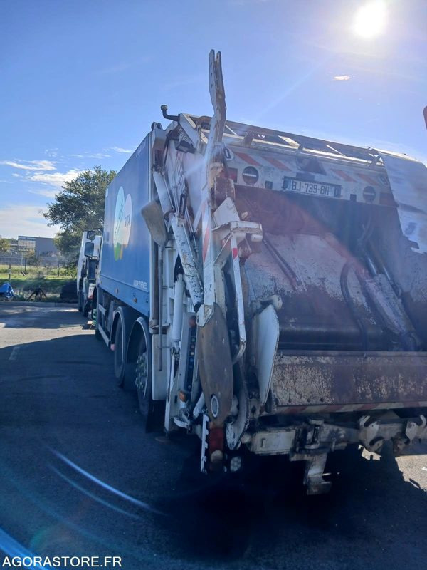 RENAULT 26T/BOM - FJ739BN - Benne à ordures ménagères: photos 3 RENAULT 26T/BOM - FJ739BN - Benne à ordures ménagères: photos 3