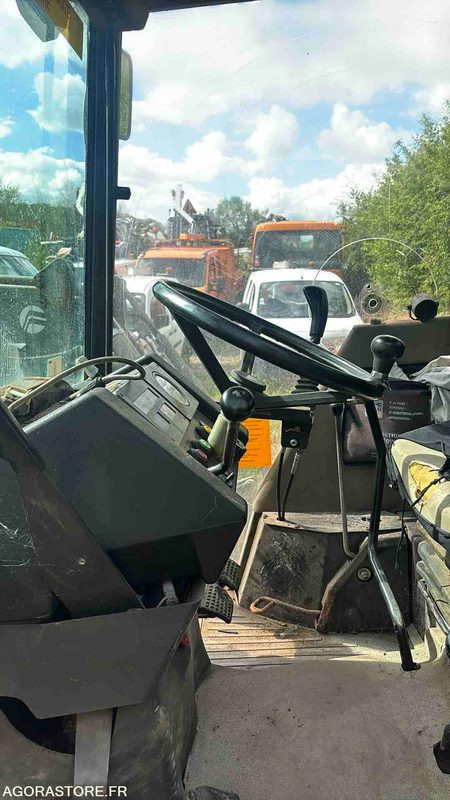 RENAULT 850 MI 2 - 1992 - 7219H - Tracteur agricole: photos 4 RENAULT 850 MI 2 - 1992 - 7219H - Tracteur agricole: photos 4