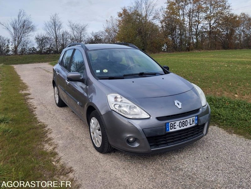 RENAULT CLIO 1.5 DCI - 136000 KILOMETRES - DIESEL - ANNÉE 2010 - Voiture break: photos 2 RENAULT CLIO 1.5 DCI - 136000 KILOMETRES - DIESEL - ANNÉE 2010 - Voiture break: photos 2