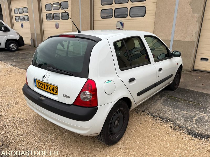 RENAULT CLIO - 2002 - 160000 KM - Voiture: photos 3 RENAULT CLIO - 2002 - 160000 KM - Voiture: photos 3