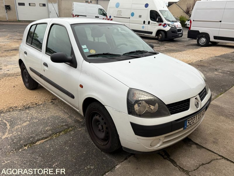 RENAULT CLIO - 2002 - 160000 KM - Voiture: photos 4 RENAULT CLIO - 2002 - 160000 KM - Voiture: photos 4