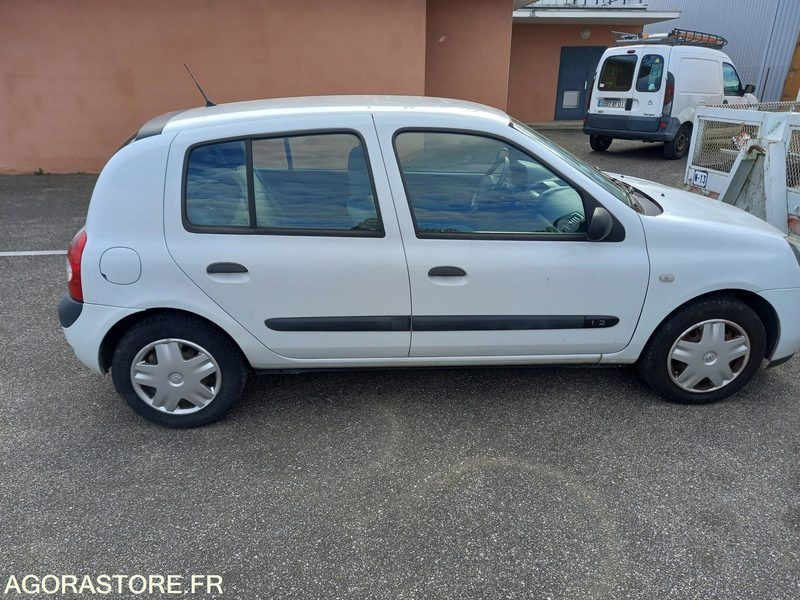 RENAULT CLIO PHASE 2-1.2 I 60CV-2005-ESSENCE-122 018 KMS-5 PORTES-ROULANTE-CT OK - Voiture: photos 3 RENAULT CLIO PHASE 2-1.2 I 60CV-2005-ESSENCE-122 018 KMS-5 PORTES-ROULANTE-CT OK - Voiture: photos 3