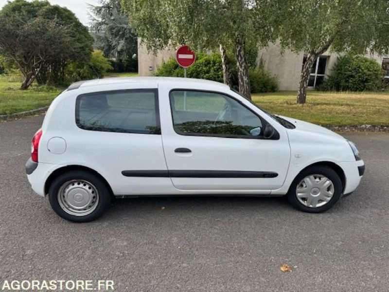 RENAULT CLIO SOCIETE - Voiture: photos 4 RENAULT CLIO SOCIETE - Voiture: photos 4