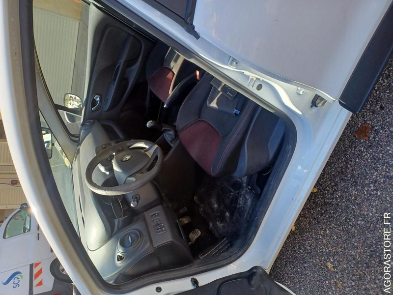 RENAULT CLIO SOCIETE / REF SCP : 1032 - Voiture: photos 4 RENAULT CLIO SOCIETE / REF SCP : 1032 - Voiture: photos 4