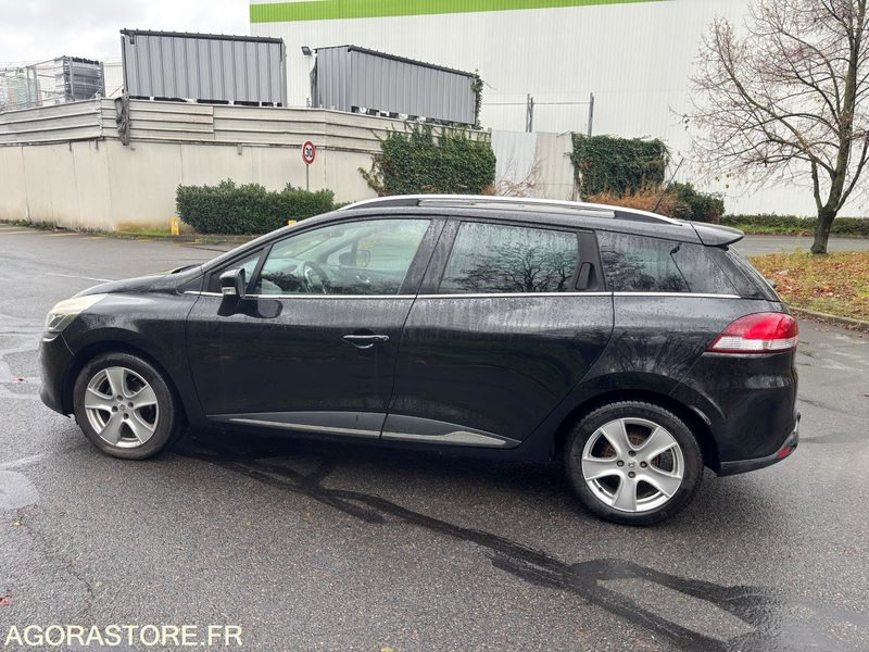 RENAULT- Clio Estate IV - Boite Automatique - année 2016 - 128000 kms - Essence - Voiture break: photos 1 RENAULT- Clio Estate IV - Boite Automatique - année 2016 - 128000 kms - Essence - Voiture break: photos 1