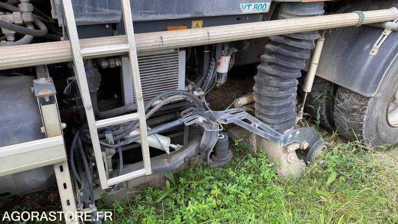 RENAULT DXI 310 - Balayeuse de voirie: photos 3 RENAULT DXI 310 - Balayeuse de voirie: photos 3