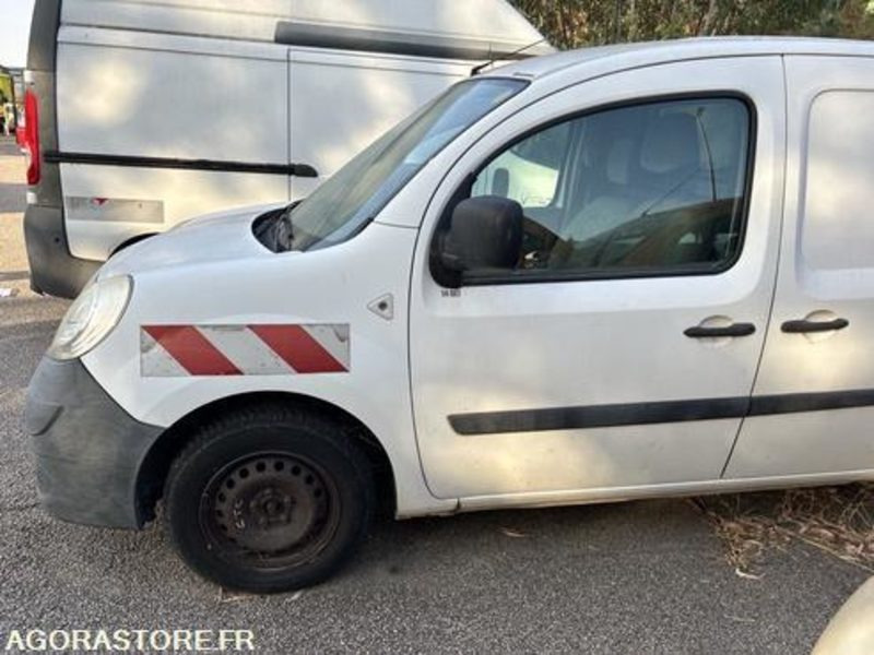RENAULT KANGOO - 2009 - 182586KM - AF175XK - Fourgonnette: photos 4 RENAULT KANGOO - 2009 - 182586KM - AF175XK - Fourgonnette: photos 4