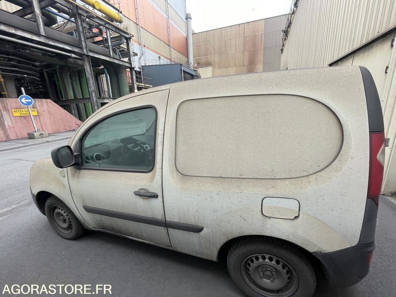RENAULT KANGOO - 2011 - 157271KMs - BY-686-NP - Fourgonnette: photos 5 RENAULT KANGOO - 2011 - 157271KMs - BY-686-NP - Fourgonnette: photos 5