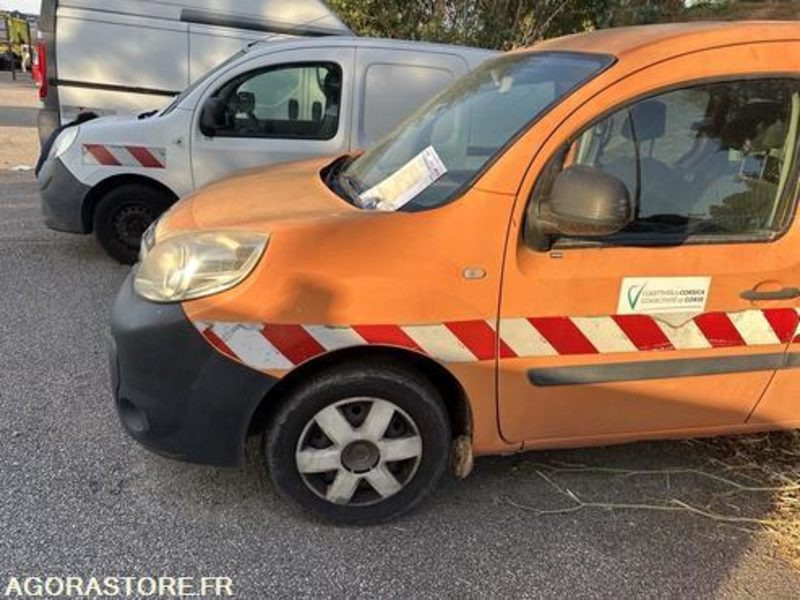 RENAULT KANGOO - 2013 - 228983KM - CZ552JA - Fourgonnette: photos 3 RENAULT KANGOO - 2013 - 228983KM - CZ552JA - Fourgonnette: photos 3