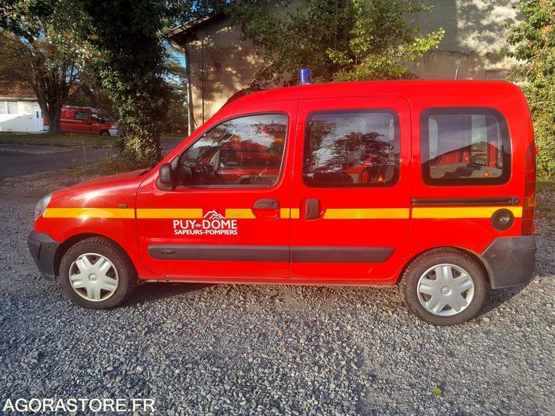 RENAULT KANGOO - 4366 XM 63 - 2003 - Voiture: photos 2 RENAULT KANGOO - 4366 XM 63 - 2003 - Voiture: photos 2