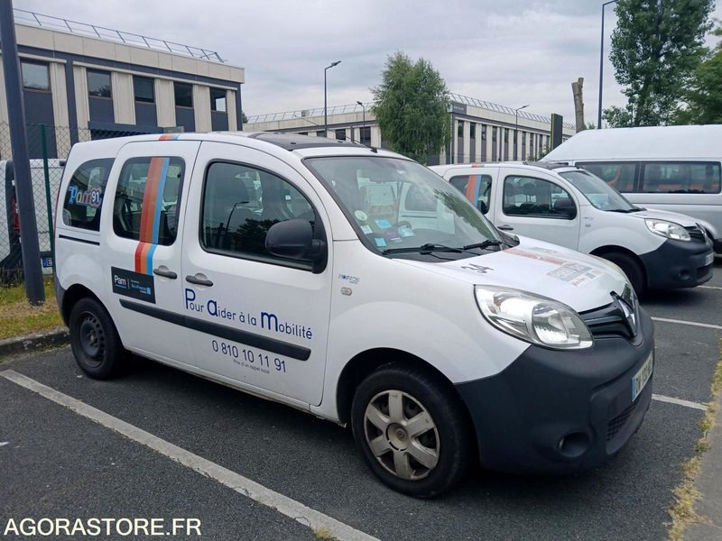 RENAULT KANGOO TPMR N°150560 - Minibus, Transport de personnes: photos 2 RENAULT KANGOO TPMR N°150560 - Minibus, Transport de personnes: photos 2