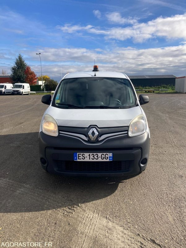 RENAULT KANGOO diesel - Année 2017 - 330 000 km - Fourgonnette: photos 2 RENAULT KANGOO diesel - Année 2017 - 330 000 km - Fourgonnette: photos 2